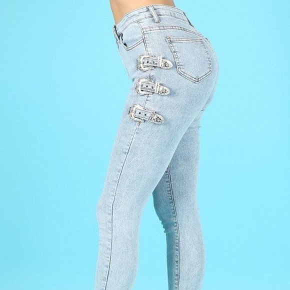 Callie Buckled: Silver Accented Acid Wash Blue Stretch Denim Skinny Jeans - Picture 6 of 9